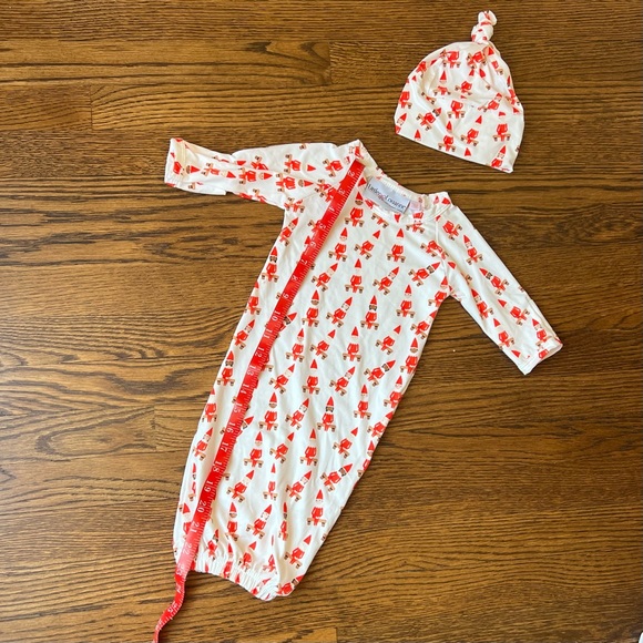Little Louanne Cheeky Elf Baby Gown + Hat - Picture 3 of 5